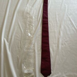 Regular Nordstrom burgundy tie with pattern